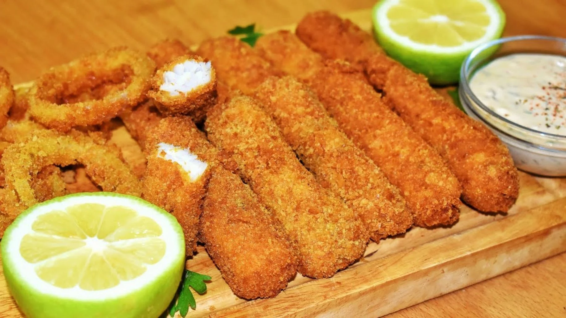 أصابع السمك المقلي أشهي المأكولات البحرية طريقة قلي أصابع السمك في الزيت