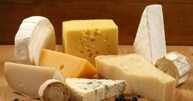 فوائد الجبن الصحية المدهشة وأهمية قراءة الملصقات الغذائيه بعناية لتحقيق الاستفادة القصوى منه