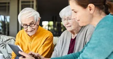 ابتكار شريحة عصبية لاسلكية متطورة تراقب التغيرات في الدماغ إثر استخدام أدوية مرض الزهايمر الحديثة